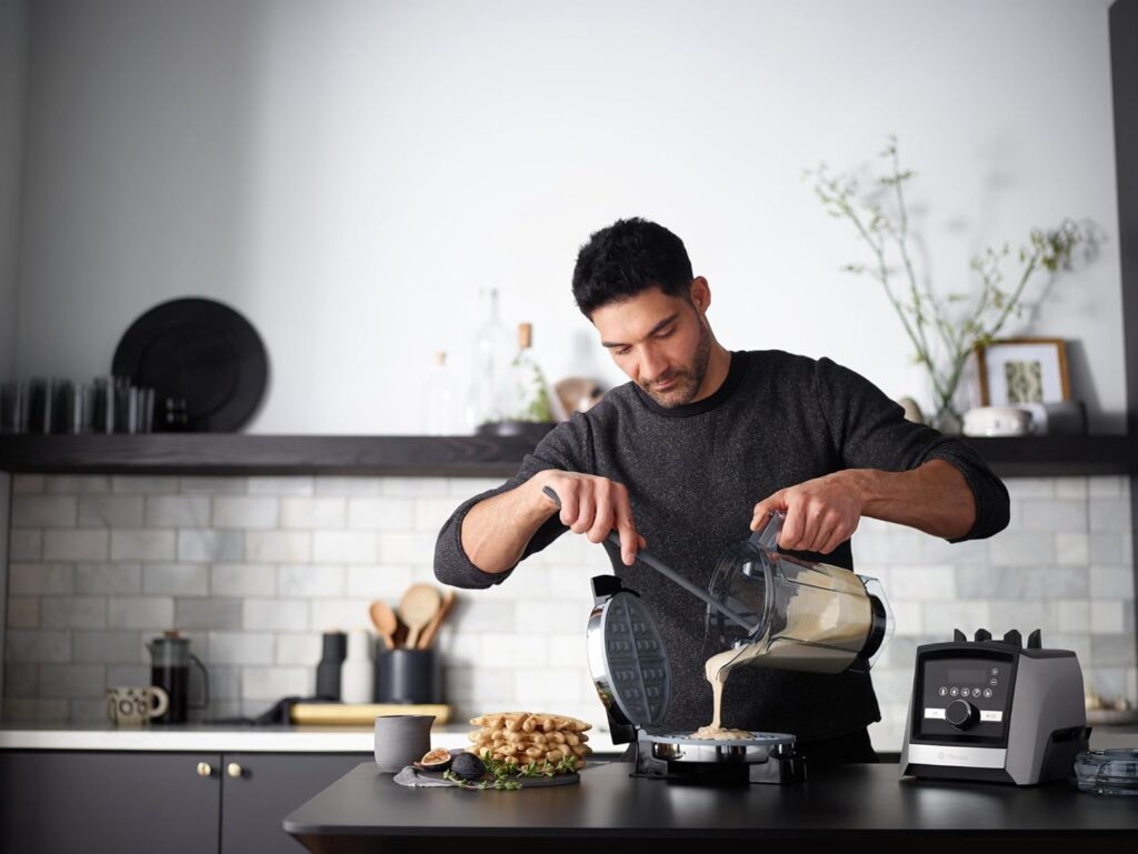 Vitamix Blade Scraper Accessory, 1 Count (Pack of 1), Grey,Nylon Vitamix Blade Scraper Accessory, 1 Count (Pack of 1), Grey,Nylon