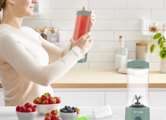 Portable Blender USB Rechargeable, Hotsch Personal Size Blender for Shakes and Smoothies, Strong Cutting Power with Six Blades, 20Oz Juicer Cup for Sports, Travel